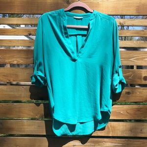 *CLOSET CLEAN OUT* 🔵 LUSH vneck blue blouse